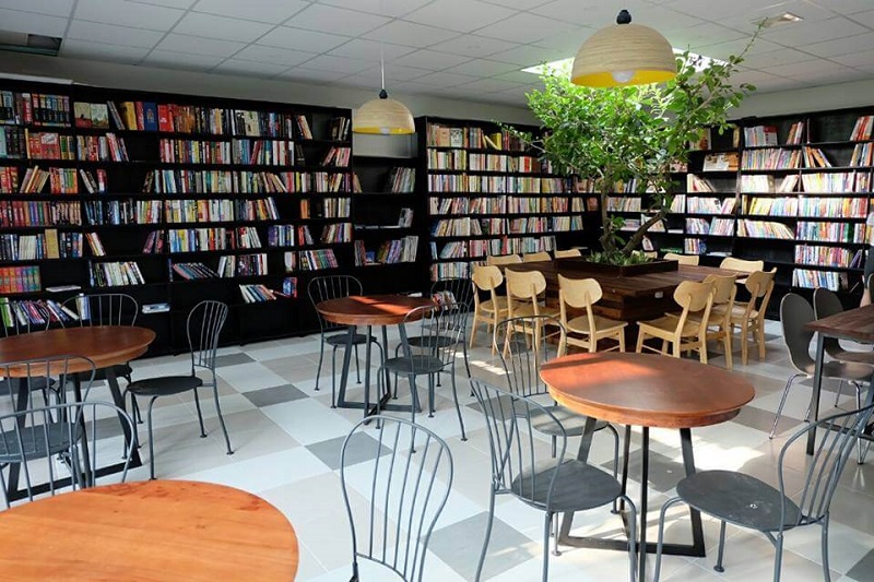 Mẫu quán cafe sách