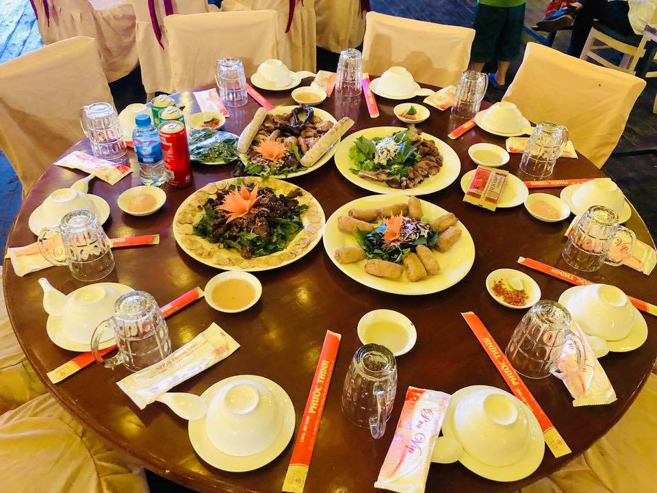 Những món ăn đa dạng được bày trí đẹp mắt tại ẩm thực Hoàng Phát Nguồn: Fanpage Nhà hàng ẩm thực Hoàng Phát