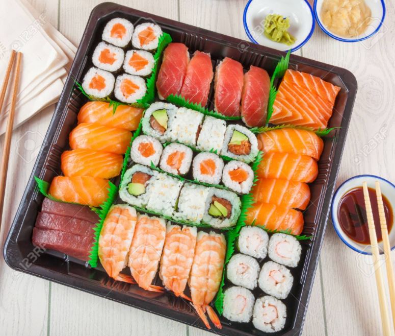 hộp vuông sushi