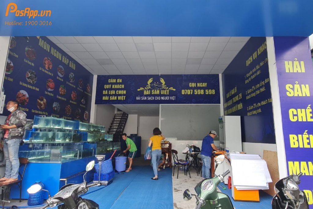 Không gian cửa hàng hải sản Việt