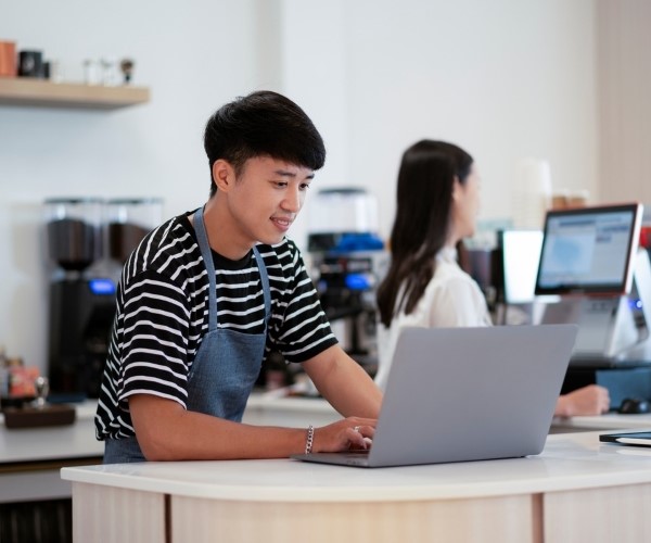 Chuỗi & Nhượng quyền