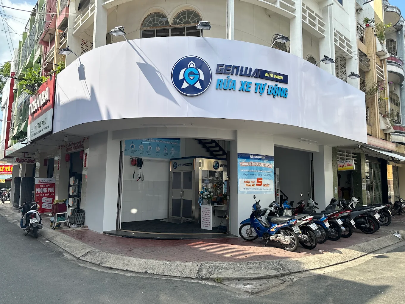 Mặt tiền Genwa Auto Wash, mô hình rửa xe tự động