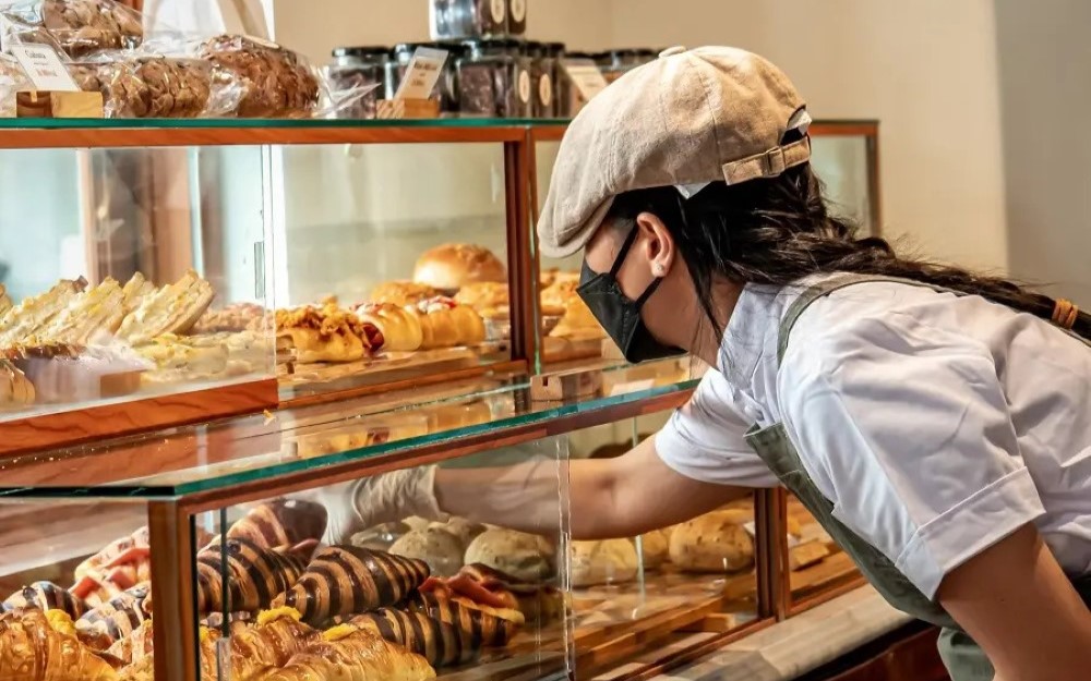 Quầy tiệm bánh ngọt và bánh kem sử dụng máy POS