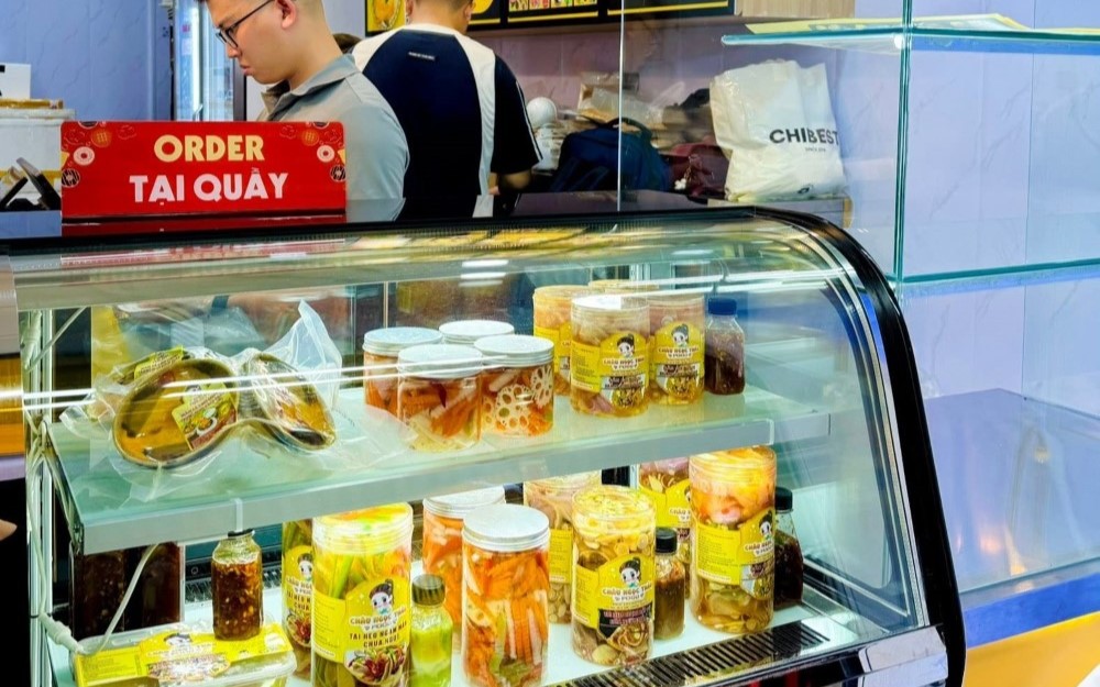 Cửa hàng bánh đặc sản và đồ ăn vặt đóng gói